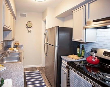 14208 Heritage Circle - Photo Thumbnail 4