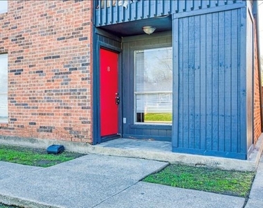 916 Isbell Road - Photo Thumbnail 12