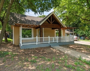 2730 Gladstone Drive - Photo Thumbnail 1