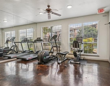 700 Timber Oaks Lane - Photo Thumbnail 10