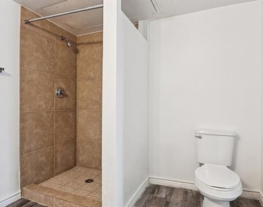 700 Timber Oaks Lane - Photo Thumbnail 4