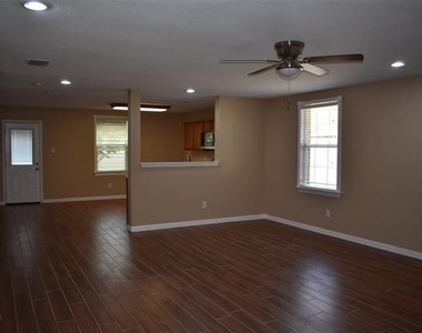 721 Pickwick Lane - Photo Thumbnail 2