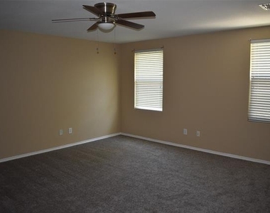 721 Pickwick Lane - Photo Thumbnail 8