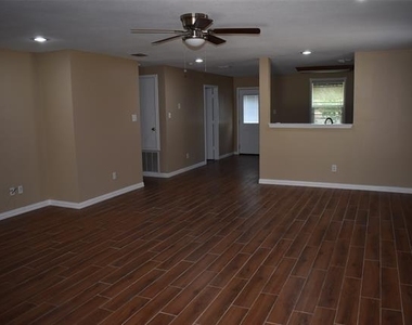 721 Pickwick Lane - Photo Thumbnail 1