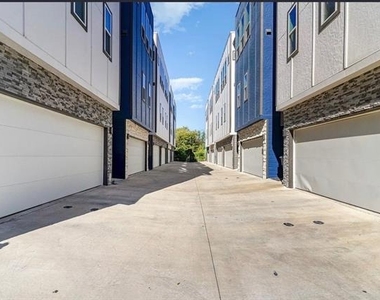 2239 Lovedale Avenue - Photo Thumbnail 20