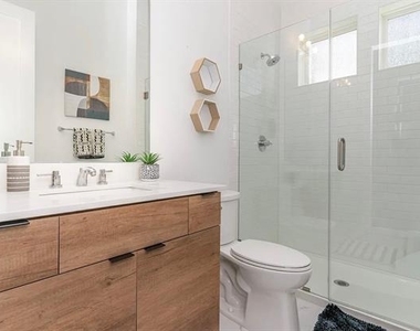 2239 Lovedale Avenue - Photo Thumbnail 18