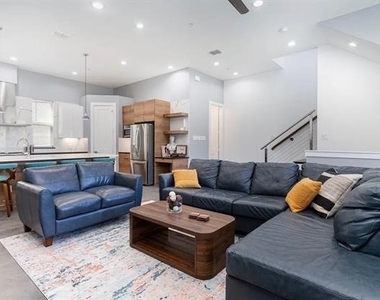 2239 Lovedale Avenue - Photo Thumbnail 10