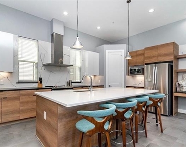 2239 Lovedale Avenue - Photo Thumbnail 7