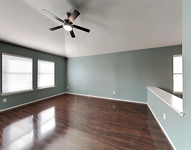 3251 Torio - Photo Thumbnail 2