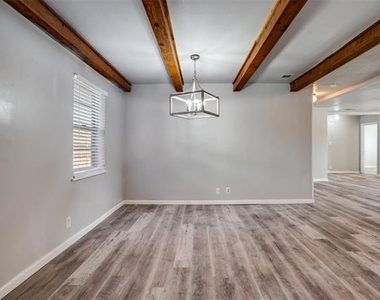 266 W Fulton Street - Photo Thumbnail 4