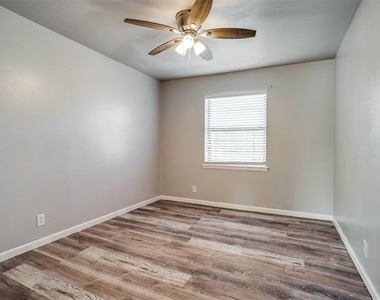 266 W Fulton Street - Photo Thumbnail 6