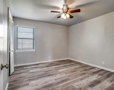 266 W Fulton Street - Photo Thumbnail 7