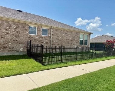 1267 Bright Stars Drive - Photo Thumbnail 16