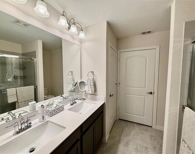 1267 Bright Stars Drive - Photo Thumbnail 6
