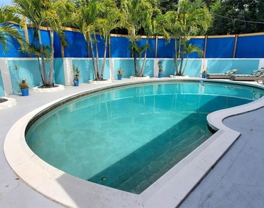 1548 Sw 28th Avenue - Photo Thumbnail 12