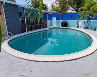 1548 Sw 28th Avenue - Photo Thumbnail 14