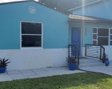 1548 Sw 28th Avenue - Photo Thumbnail 2