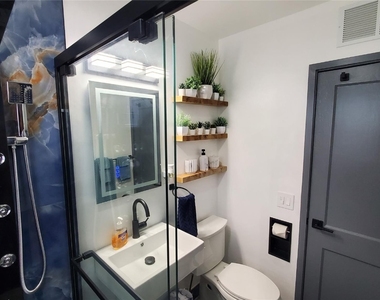 1548 Sw 28th Avenue - Photo Thumbnail 10