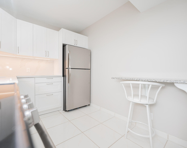 20335 W Country Club Drive - Photo Thumbnail 5