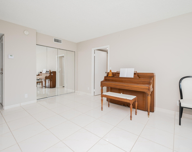 20335 W Country Club Drive - Photo Thumbnail 1