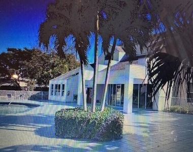3445 Nw 44th Street - Photo Thumbnail 12