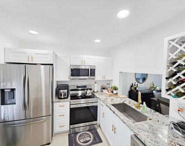 7807 Golf Cir Circle - Photo Thumbnail 2