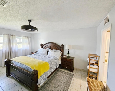 7807 Golf Cir Circle - Photo Thumbnail 5