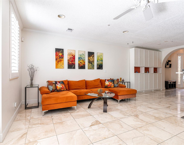 2614 Ne 11th Court - Photo Thumbnail 7