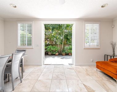 2614 Ne 11th Court - Photo Thumbnail 8