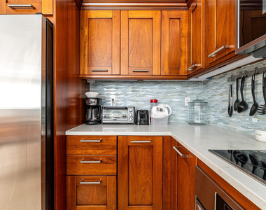 2614 Ne 11th Court - Photo Thumbnail 4