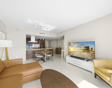 495 Brickell Avenue - Photo Thumbnail 6