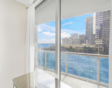495 Brickell Avenue - Photo Thumbnail 13