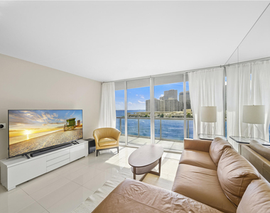 495 Brickell Avenue - Photo Thumbnail 5