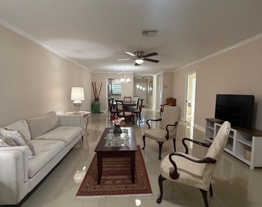 5775 Fernley Drive W - Photo Thumbnail 5