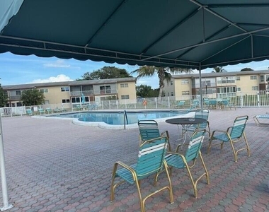 7605 Nw 5th Court - Photo Thumbnail 17