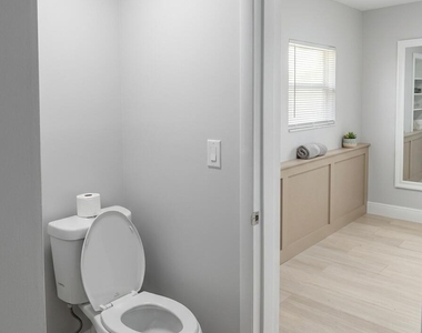 1527 Nw 63rd Street - Photo Thumbnail 13