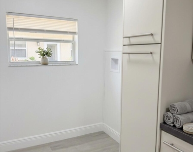 1527 Nw 63rd Street - Photo Thumbnail 15