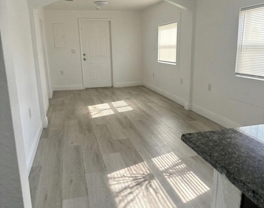 1527 Nw 63rd Street - Photo Thumbnail 17