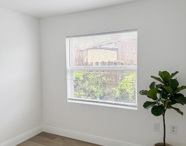 1527 Nw 63rd Street - Photo Thumbnail 8