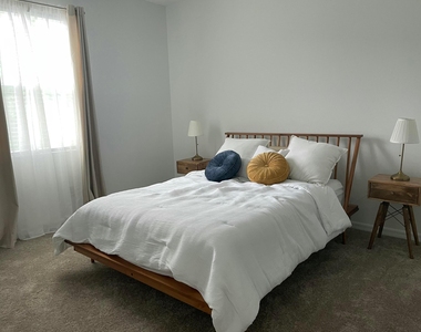 1011 Orchard Arbour Court - Photo Thumbnail 9