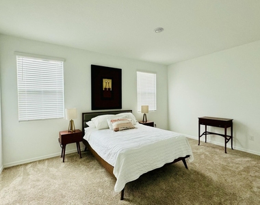 1011 Orchard Arbour Court - Photo Thumbnail 3