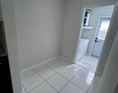 3614 Taylor Street - Photo Thumbnail 14