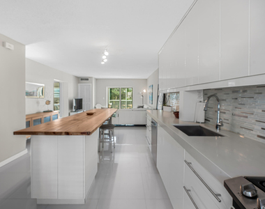 200 E Royal Palm Road - Photo Thumbnail 8