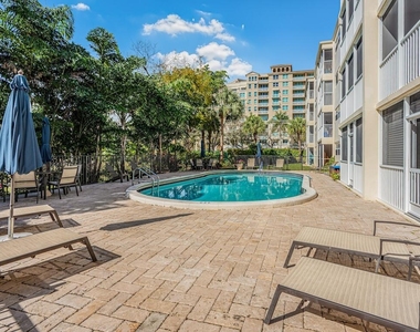200 E Royal Palm Road - Photo Thumbnail 13