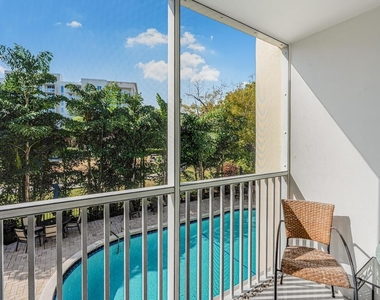 200 E Royal Palm Road - Photo Thumbnail 11