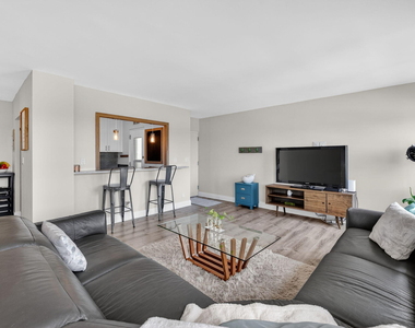 2555 Ne 11th Street - Photo Thumbnail 4