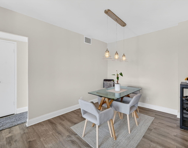 2555 Ne 11th Street - Photo Thumbnail 8