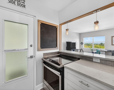 2555 Ne 11th Street - Photo Thumbnail 14