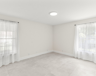 733 Nantucket Circle - Photo Thumbnail 13
