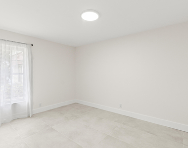 733 Nantucket Circle - Photo Thumbnail 18